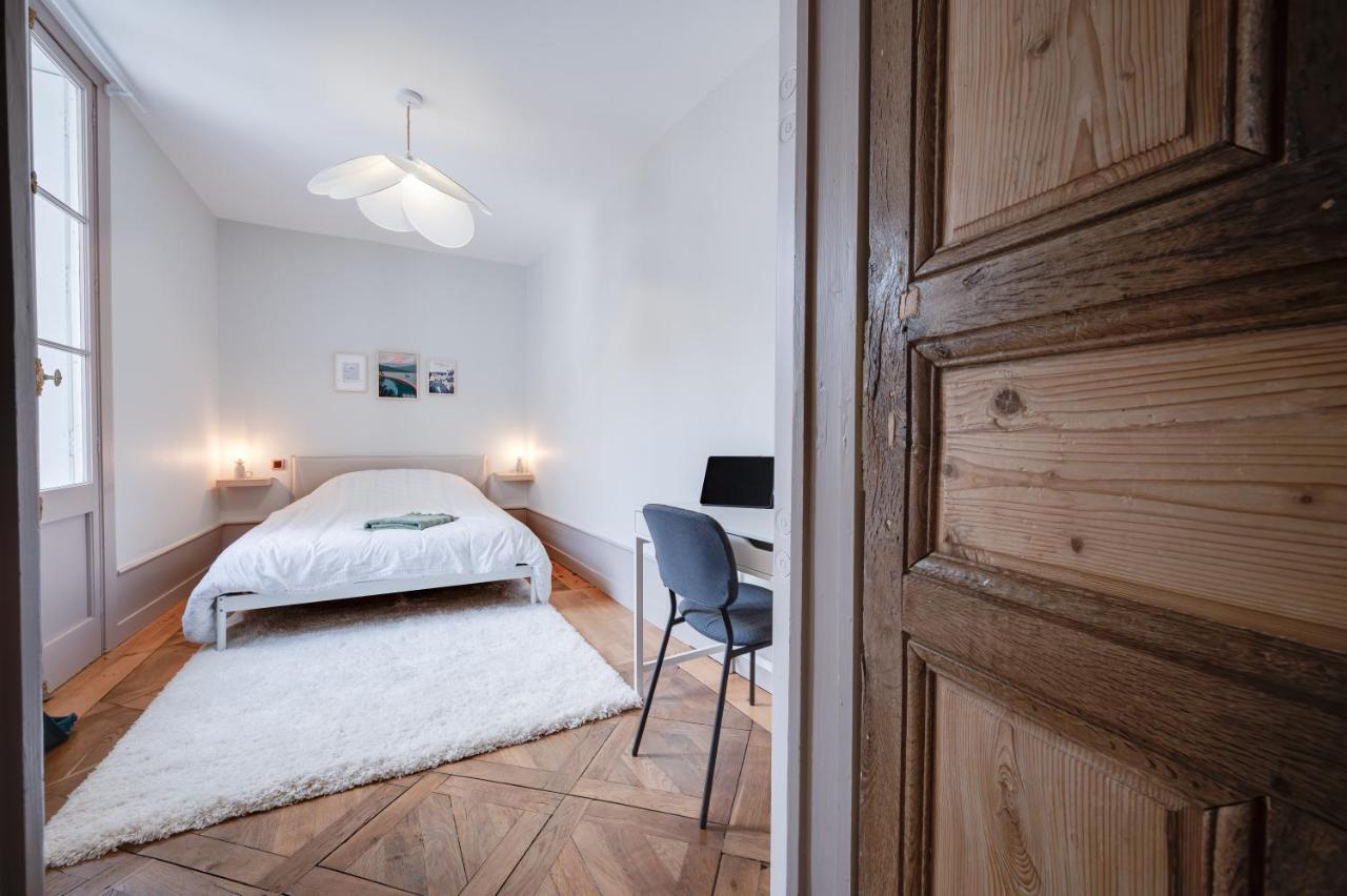Grand Appartement 8 Personnes Terrasse Privative Hyper Centre Calme Lons-le-Saunier Buitenkant foto