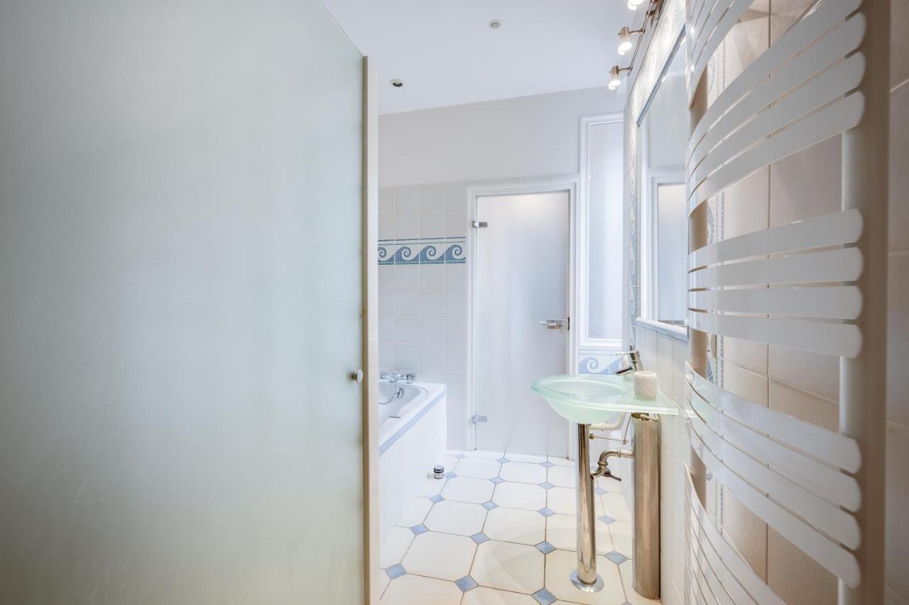 Grand Appartement 8 Personnes Terrasse Privative Hyper Centre Calme Lons-le-Saunier Buitenkant foto