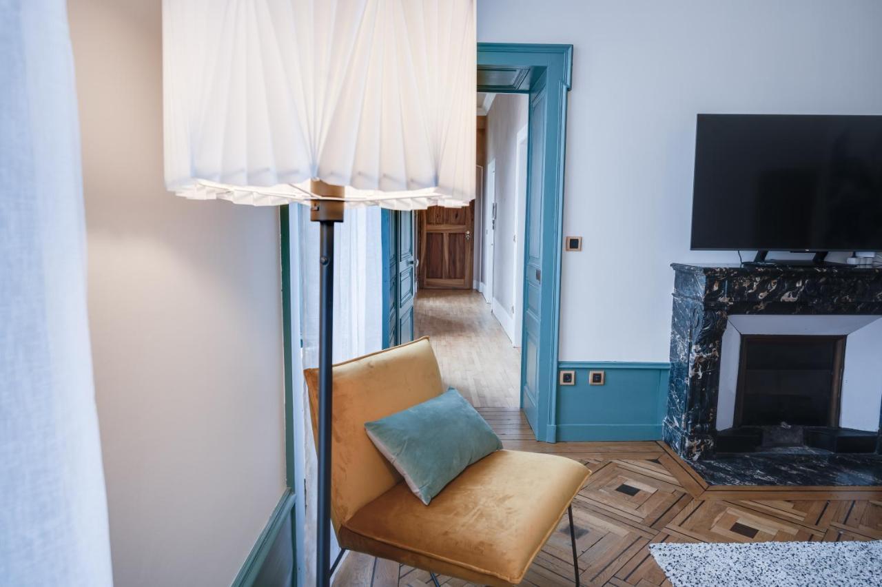 Grand Appartement 8 Personnes Terrasse Privative Hyper Centre Calme Lons-le-Saunier Buitenkant foto