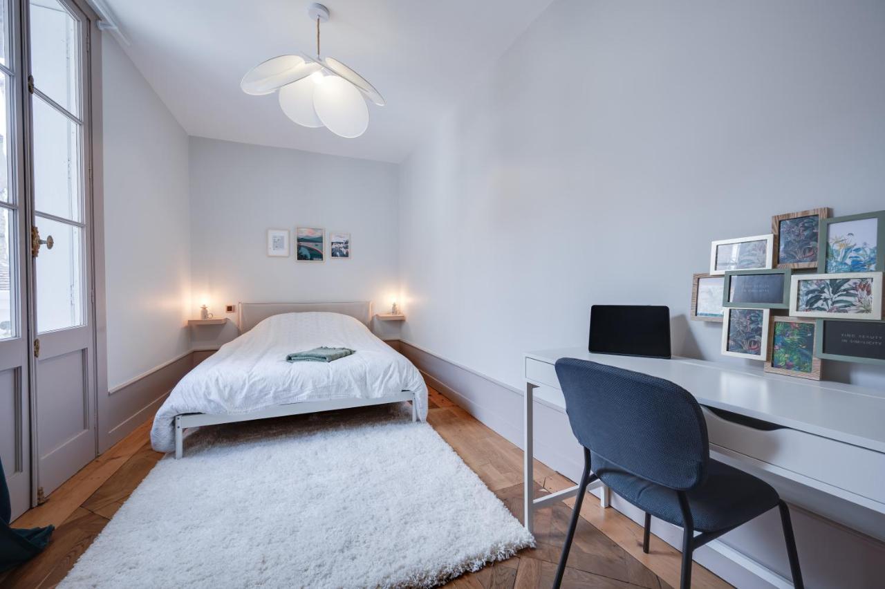 Grand Appartement 8 Personnes Terrasse Privative Hyper Centre Calme Lons-le-Saunier Buitenkant foto