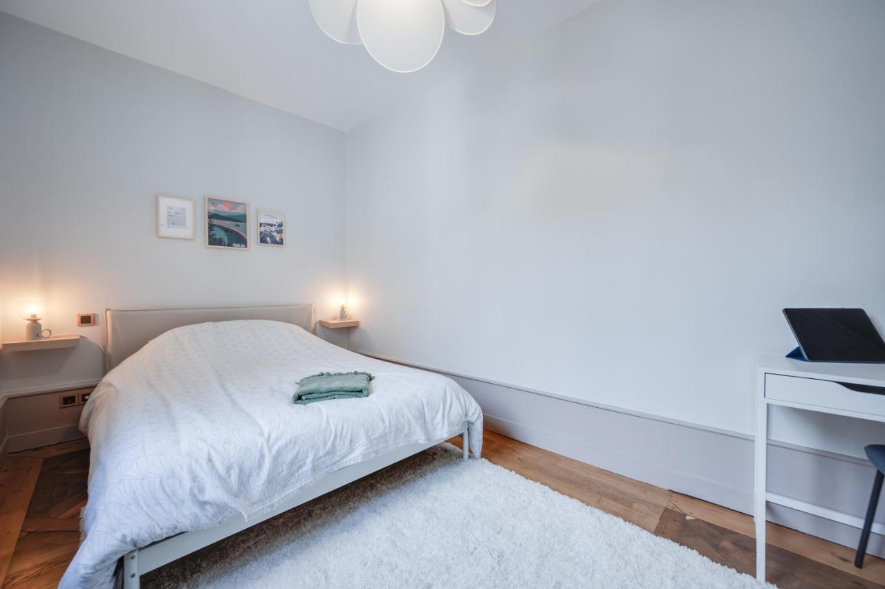 Grand Appartement 8 Personnes Terrasse Privative Hyper Centre Calme Lons-le-Saunier Buitenkant foto